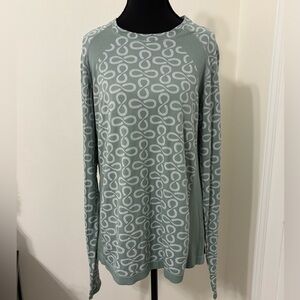 Stride equestrian brand Top with Stride infinity logo. Size XL